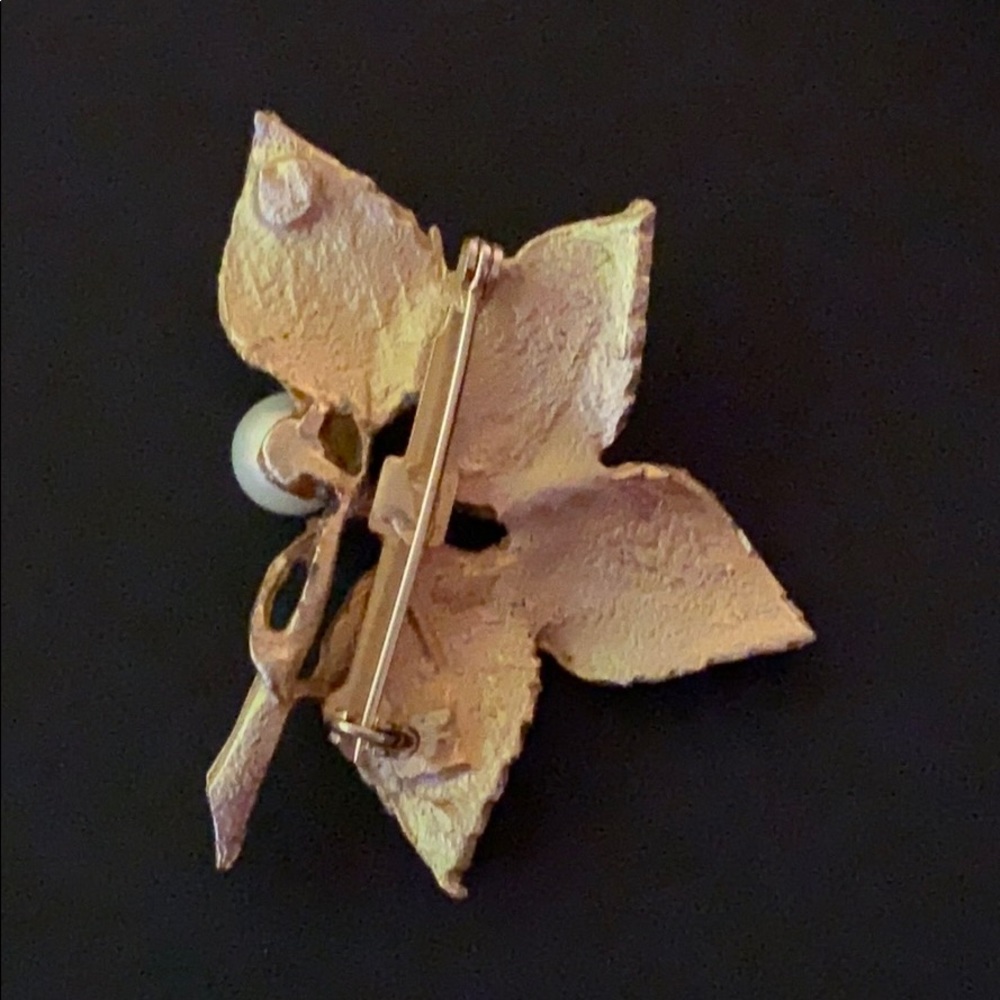 Vintage Gold Pearl Floral Bouquet Brooch Lapel Pin - Picture 2 of 6